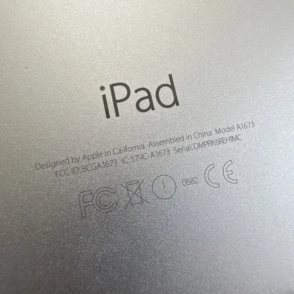 Apple iPad Pro 9.7” 32GB WiFi A1673 – Tested & Working